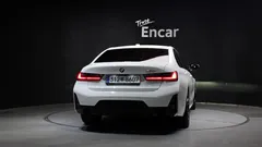 2023 BMW 3-Series 320i M Sport — фото 4