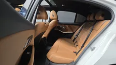 2023 BMW 3-Series 320i M Sport — фото 12