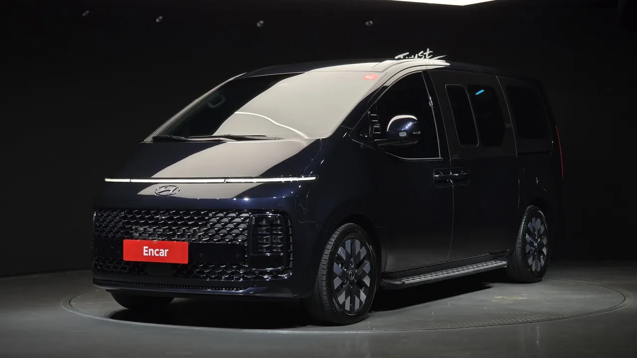 2024 Hyundai Staria L3.5 Lounge 7-Seater