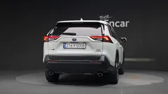 2022 Toyota RAV4 2.5 2WD Hybrid, белый — фото 4