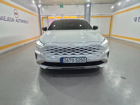 2023 Kia K8 Signature