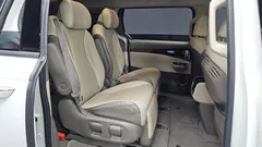 2023 Kia Carnival Gasoline 7-Seater Hi-Limousine — фото 11
