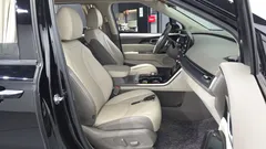 2023 Kia Carnival Gasoline 9-Seater Hi-Limousine — фото 11
