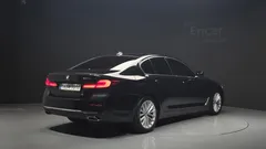 2023 BMW 5-Series 520i Luxury, чёрный — фото 2