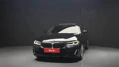 2023 BMW 5-Series 520i Luxury, чёрный — фото 3