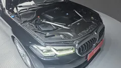 2023 BMW 5-Series 520i Luxury, чёрный — фото 6