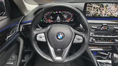 2023 BMW 5-Series 520i Luxury, чёрный — фото 18