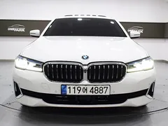 2022 BMW 5-Series 530e Luxury — фото 2