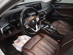 2022 BMW 5-Series 530e Luxury — фото 4