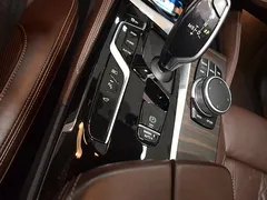 2022 BMW 5-Series 530e Luxury — фото 18