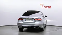 2022 Mercedes-Benz E-Class E350 4MATIC AMG Line — фото 4