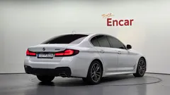 2023 BMW 5-Series 520i M Sport — фото 2