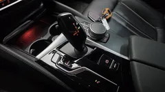 2023 BMW 5-Series 520i M Sport — фото 9