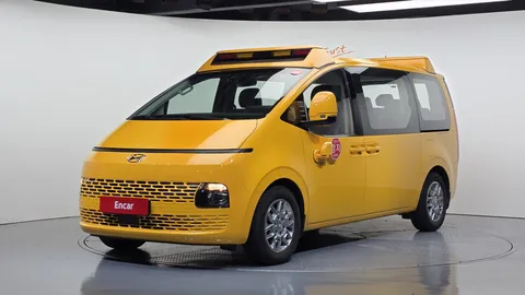 2023 Hyundai Staria L3.5  Kinder Safety Car