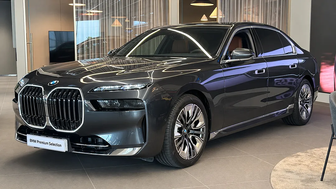 2023 BMW 7-Series 740i sDrive Design Pure Excellence