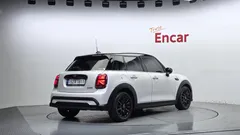 2024 Mini Cooper 5Door Classic — фото 2
