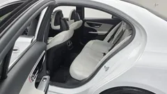 2023 Mercedes-Benz C-Class C300 4MATIC AMG Line — фото 11