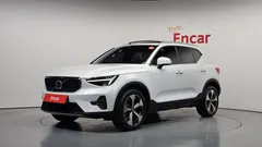 2023 Volvo XC40 B4 Ultimate Bright — фото 1