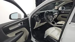 2023 Volvo XC40 B4 Ultimate Bright — фото 10