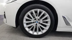 2022 BMW 5-Series 523d Luxury — фото 5