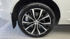 2024 Volvo XC60 B6 Ultimate Bright, белый — фото 5