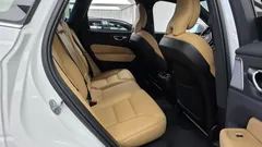 2024 Volvo XC60 B6 Ultimate Bright, белый — фото 11