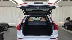 2024 Volvo XC60 B6 Ultimate Bright, белый — фото 20