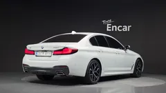 2022 BMW 5-Series 530i xDrive M Sport Package, белый — фото 2