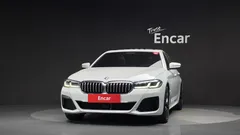 2022 BMW 5-Series 530i xDrive M Sport Package, белый — фото 3