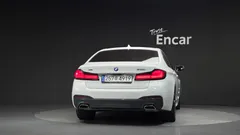 2022 BMW 5-Series 530i xDrive M Sport Package, белый — фото 4