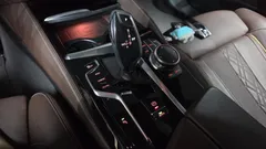 2022 BMW 5-Series 530i xDrive M Sport Package, белый — фото 9