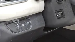 2023 Genesis G70 Gasoline 2.0T 4WD, серо-серебристый — фото 13