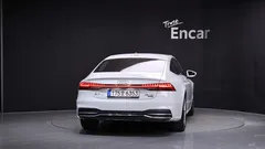 2021 Audi A7 45 TDI Quattro Premium, белый — фото 4