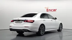 2022 Mercedes-Benz E-Class E220d 4MATIC AMG Line — фото 2