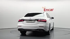 2022 Mercedes-Benz E-Class E220d 4MATIC AMG Line — фото 4