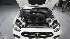 2022 Mercedes-Benz E-Class E220d 4MATIC AMG Line — фото 6