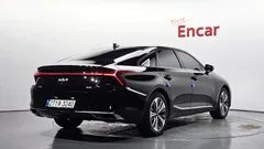 2023 Kia K8 Signature Special — фото 2