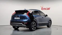 2022 Kia Niro Signature — фото 2