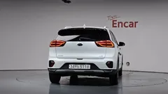 2021 Kia Niro 1.6 HEV, белый — фото 4