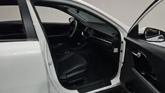 2021 Kia Niro 1.6 HEV, белый — фото 11