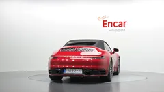 2022 Porsche 911 Carrera 4 Cabriolet, красный — фото 4