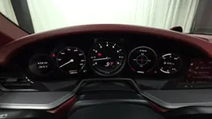 2022 Porsche 911 Carrera 4 Cabriolet, красный — фото 8