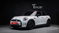 2024 Mini Cooper 5Door Classic — фото 1
