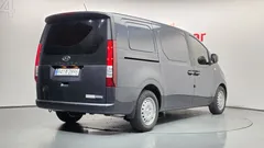 2023 Hyundai Staria Cargo 3-Seater — фото 2