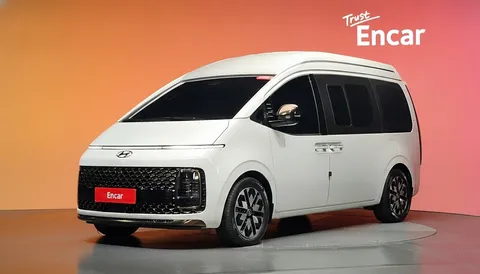 2022 Hyundai Staria Lounge 7-Seater