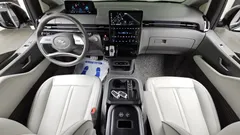 2022 Hyundai Staria Lounge 7-Seater — фото 7