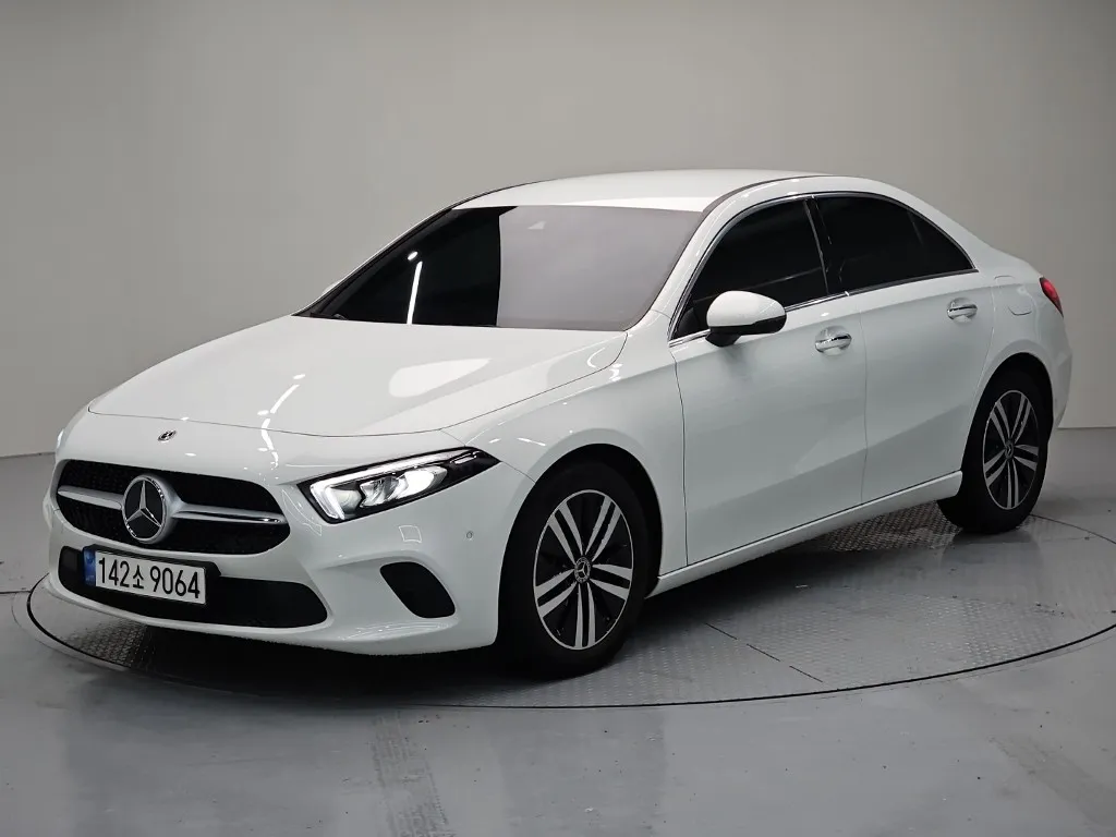 2022 Mercedes-Benz A-Class A200d Sedan