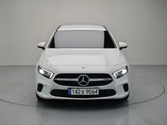 2022 Mercedes-Benz A-Class A200d Sedan — фото 3