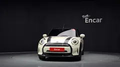 2022 Mini Cooper Convertible Classic Launch Pack, белый — фото 3