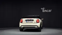 2022 Mini Cooper Convertible Classic Launch Pack, белый — фото 4